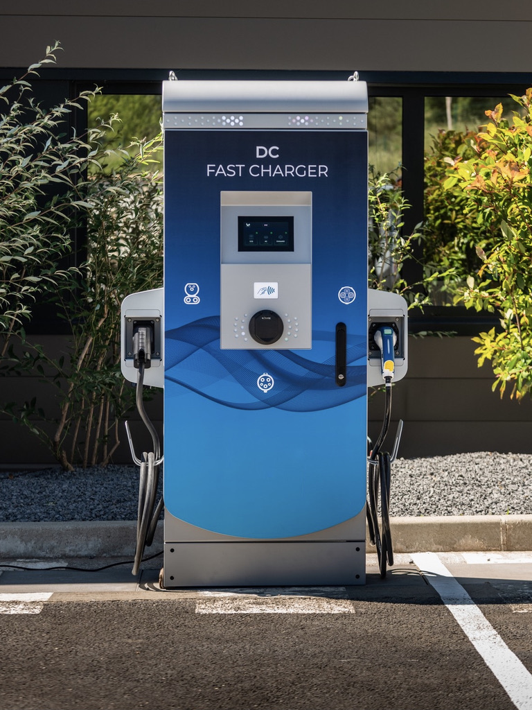 DC charing station